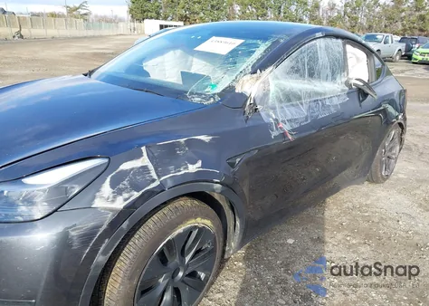 2025 Tesla Model Y Long Range Dual Motor All-Wheel Drive из США, поврежденный, VIN 7SAYGDEE5SA361917